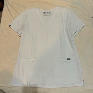 2 pocket scrub top